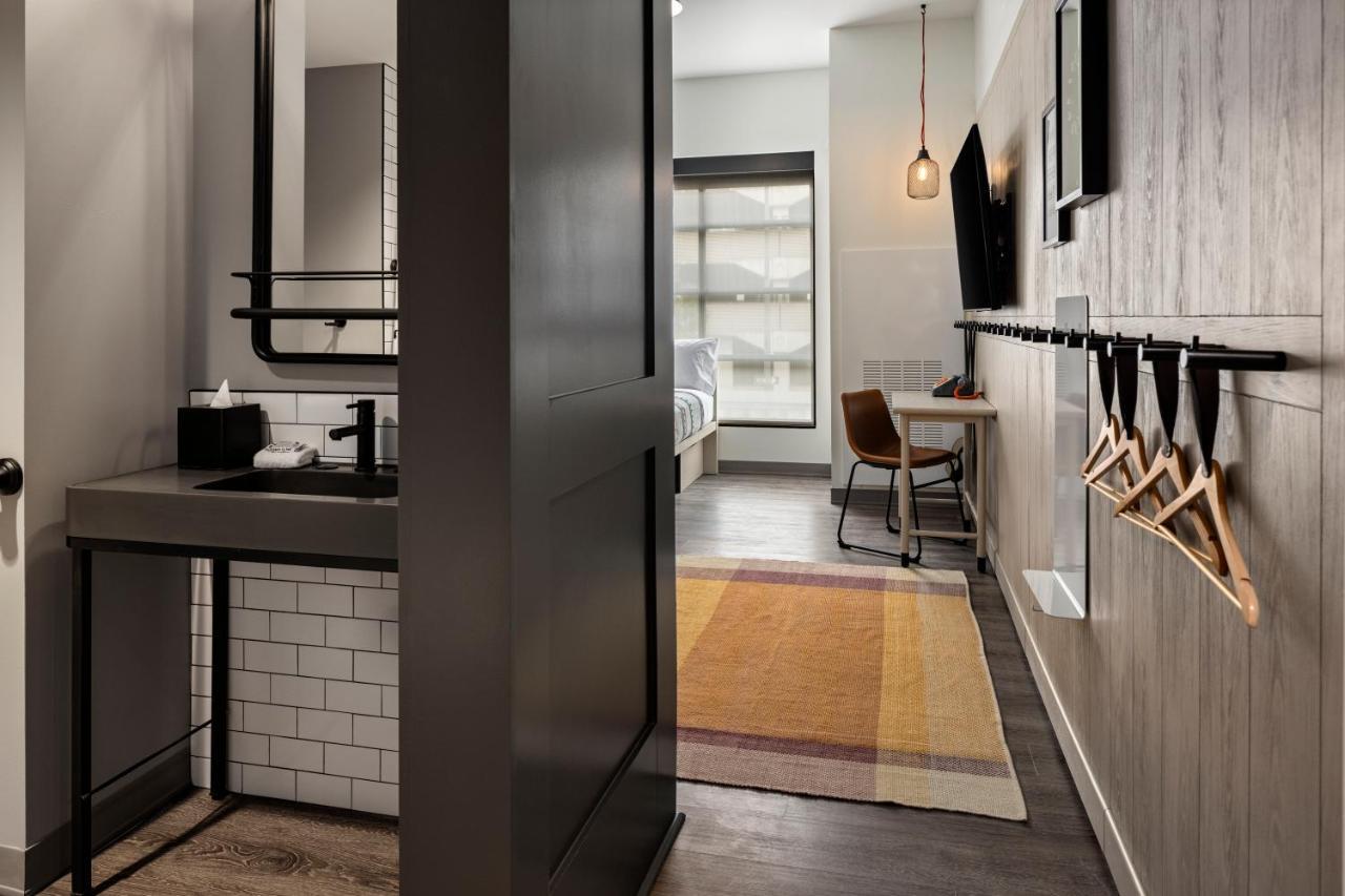 Moxy Omaha Downtown Hotell Exteriör bild
