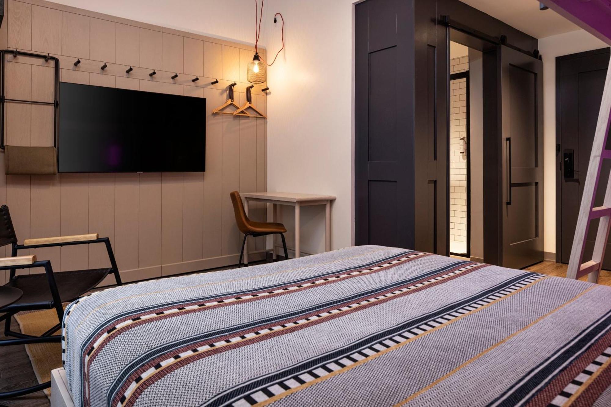 Moxy Omaha Downtown Hotell Exteriör bild