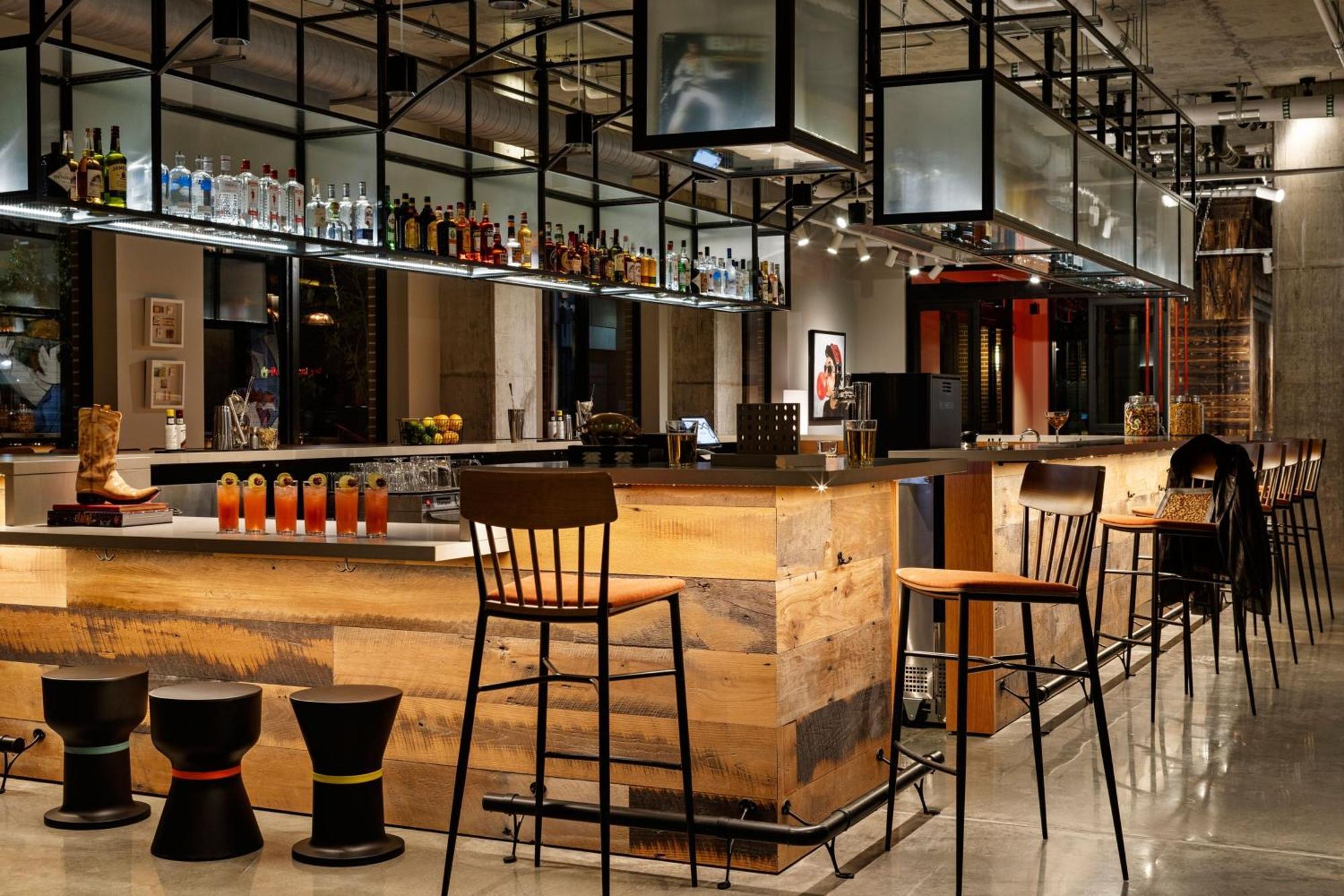 Moxy Omaha Downtown Hotell Exteriör bild
