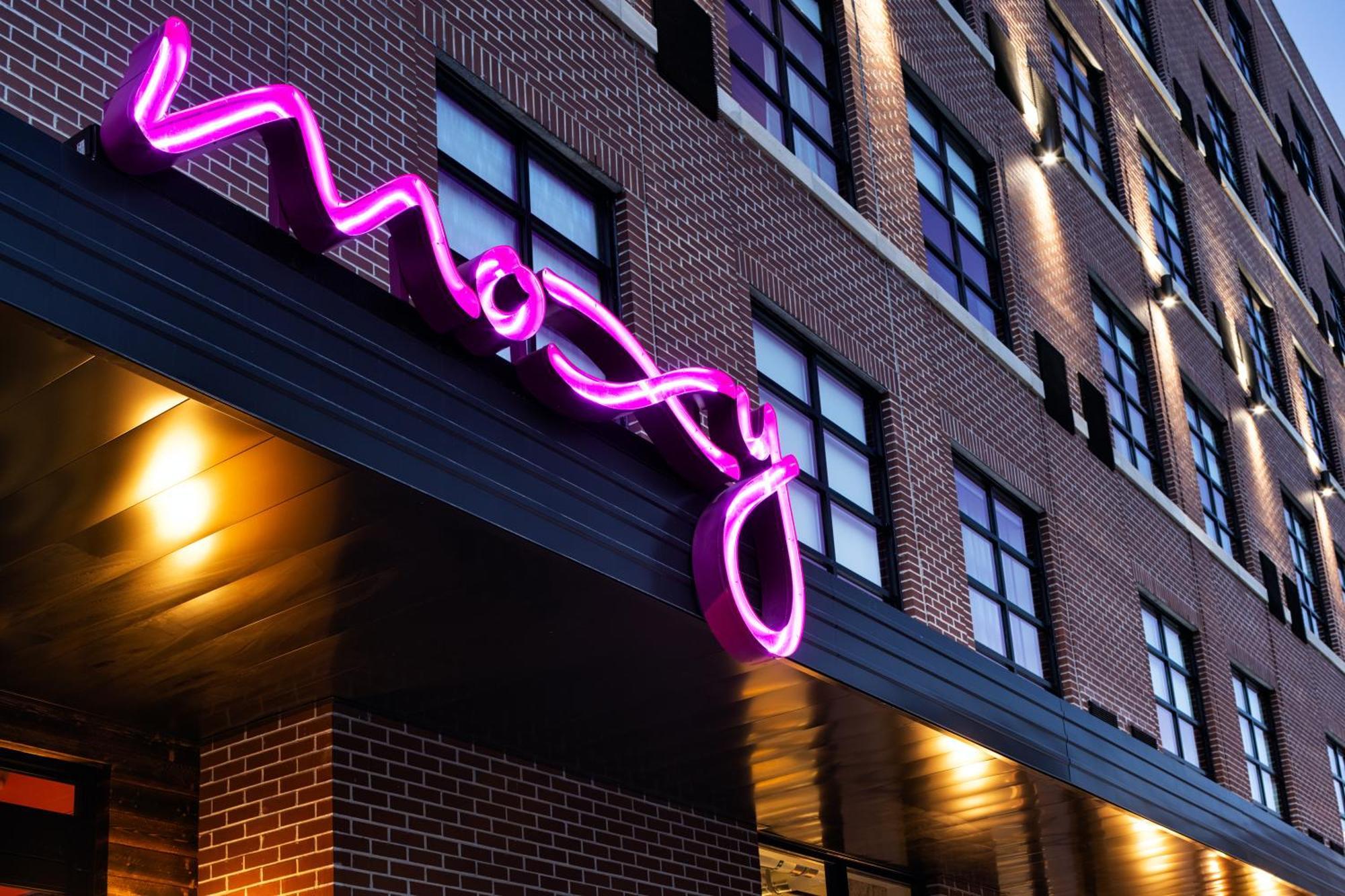 Moxy Omaha Downtown Hotell Exteriör bild