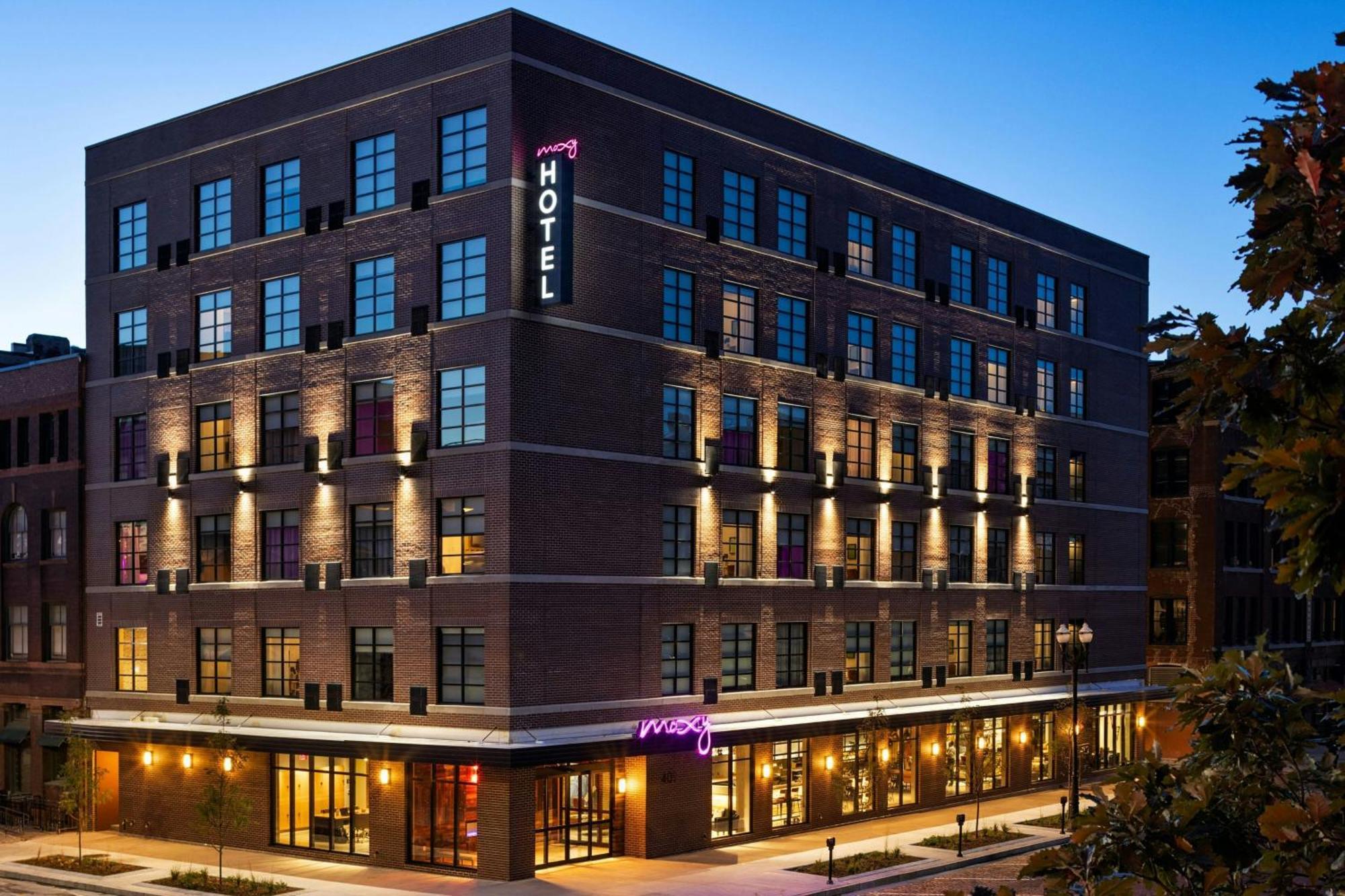 Moxy Omaha Downtown Hotell Exteriör bild
