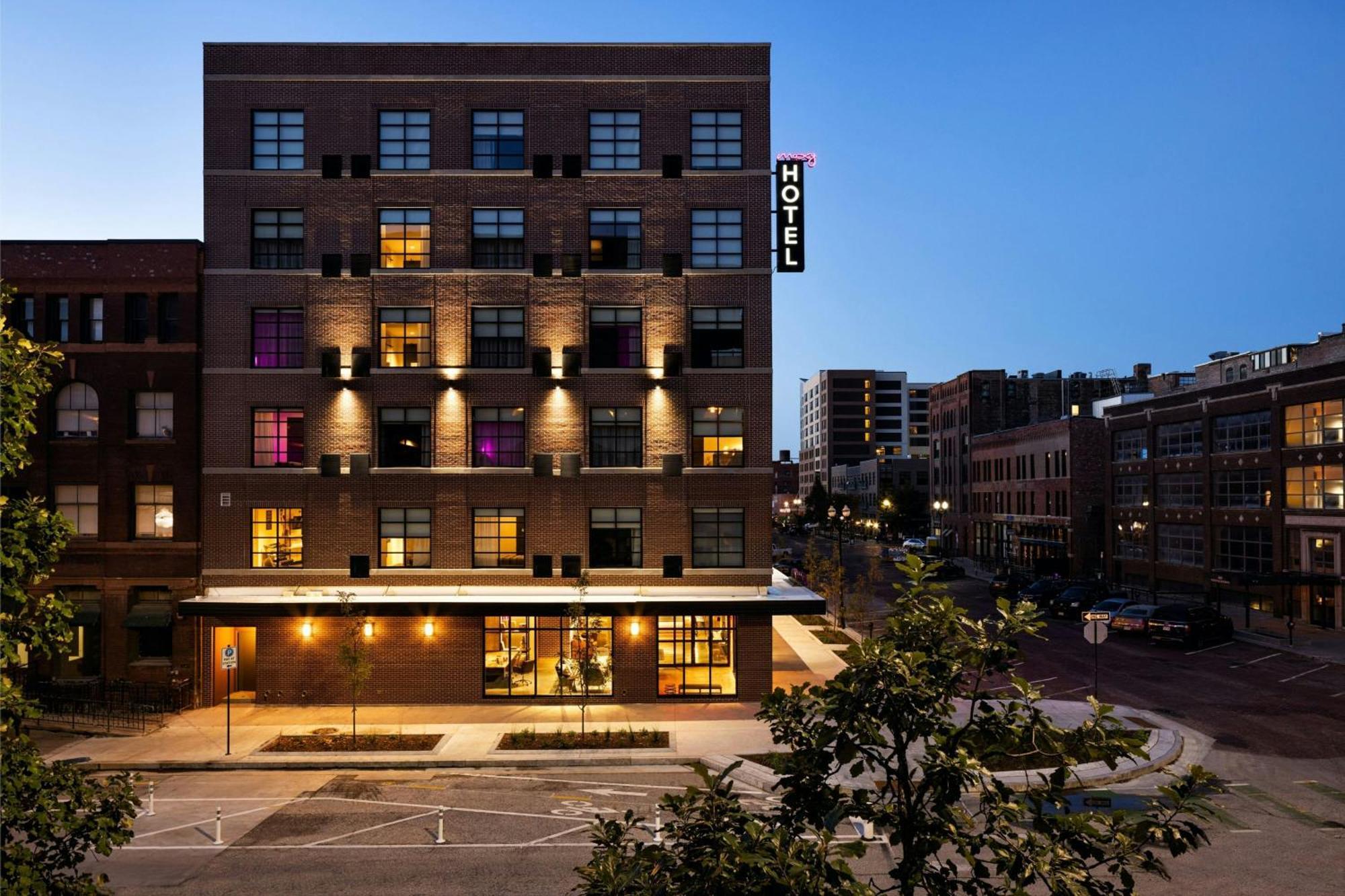 Moxy Omaha Downtown Hotell Exteriör bild