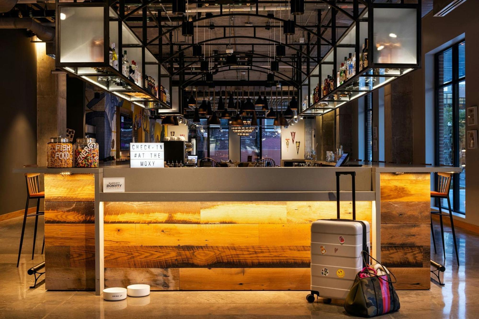 Moxy Omaha Downtown Hotell Exteriör bild